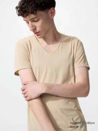 AIRism T-shirt til mænd | V-hals