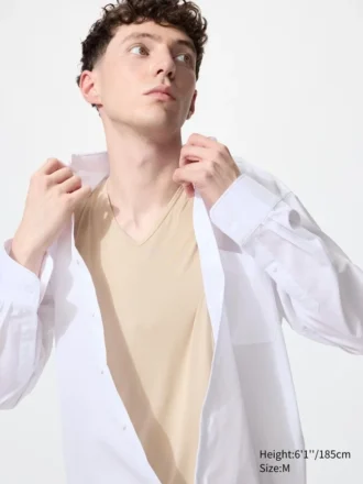 AIRism T-shirt til mænd | V-hals