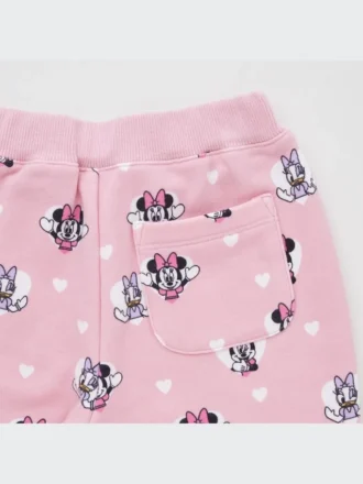 Baby Bring et smil med Disney-hyggebukser