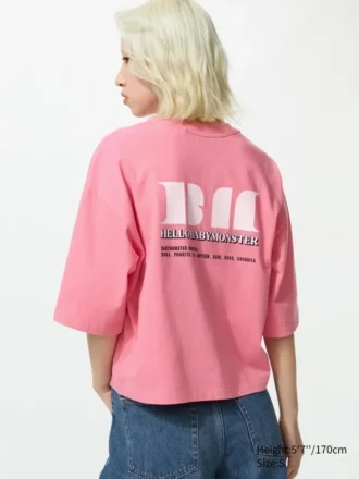 Babymonster UT Cropped Graphic T-shirt til kvinder