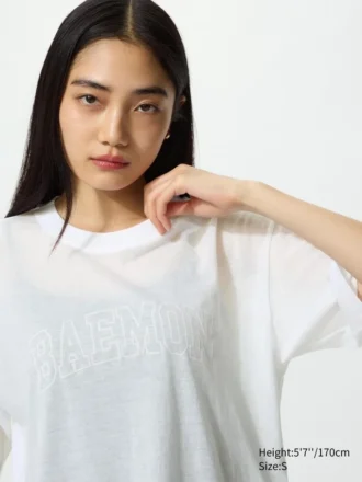 Babymonster UT Cropped Graphic T-shirt til kvinder | Gennemsigtig