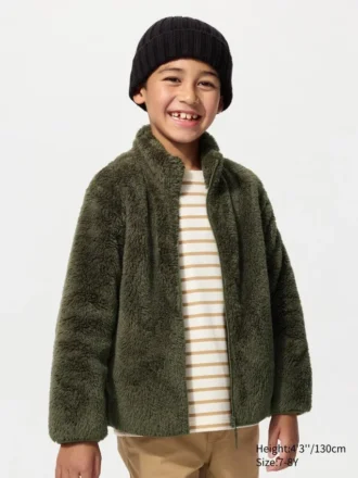 Børnejakke i fluffy fleece med gennemgående lynlås