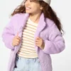 Børnejakke i fluffy fleece med gennemgående lynlås