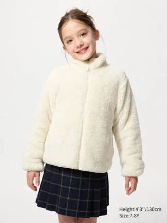 Børnejakke i fluffy fleece med gennemgående lynlås