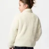 Børnejakke i fluffy fleece med gennemgående lynlås