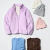 Børnejakke i fluffy fleece med gennemgående lynlås