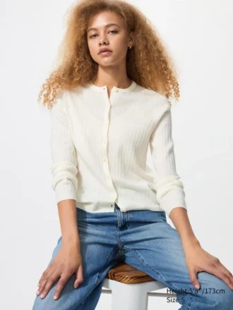 Kort ribstrikket cardigan i merinould for kvinder