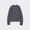 Kort ribstrikket cardigan i merinould for kvinder