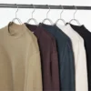 Langærmede T-shirts med opretstående krave i børstet jersey til mænd