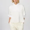 Oversized kort bluse i satin til kvinder | Halve ærmer