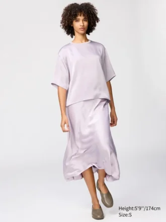 Oversized kort bluse i satin til kvinder | Halve ærmer