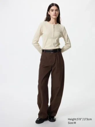 Ribbet Henley-T-shirt til kvinder