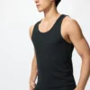 Ribbet tanktop til mænd i Dry Color