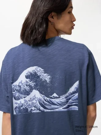 Unisex Ukiyo-E Blue UT grafisk T-shirt