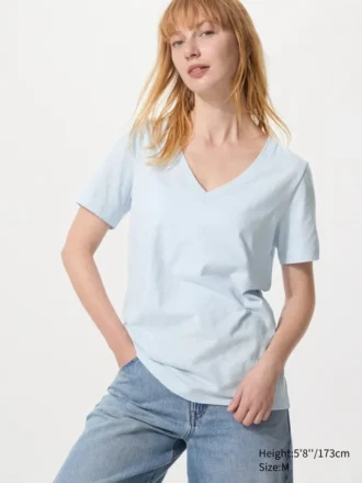 V-hals T-shirt i slubbet bomuld til kvinder