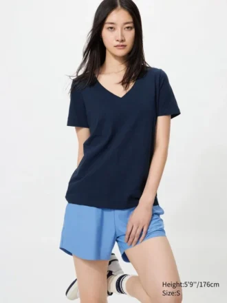 V-hals T-shirt i slubbet bomuld til kvinder